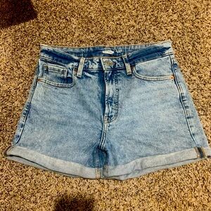 High Rise Women’s Old Navy shorts
